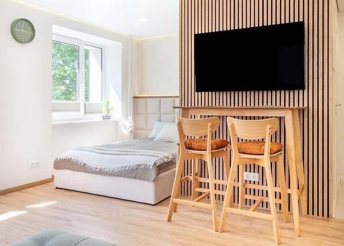 Designer In The Heart Of The - Free Parking! *