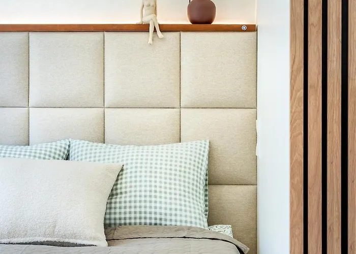 Designer In The Heart Of The - Free Parking!